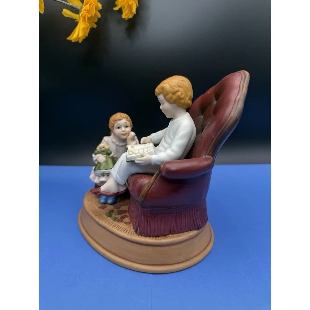 Avon Enjoying the Night Before Christmas Figurine 3rd Edition Christmas Memories